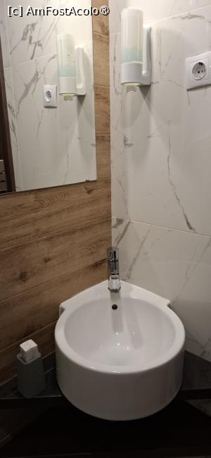 [P10] Bistrita - Hotel Bistrita 3*. Baia camerei 217. » foto by iulianic
 - 
<span class="allrVoted glyphicon glyphicon-heart hidden" id="av1542658"></span>
<a class="m-l-10 hidden" id="sv1542658" onclick="voting_Foto_DelVot(,1542658,2039)" role="button">șterge vot <span class="glyphicon glyphicon-remove"></span></a>
<a id="v91542658" class=" c-red"  onclick="voting_Foto_SetVot(1542658)" role="button"><span class="glyphicon glyphicon-heart-empty"></span> <b>LIKE</b> = Votează poza</a> <img class="hidden"  id="f1542658W9" src="/imagini/loader.gif" border="0" /><span class="AjErrMes hidden" id="e1542658ErM"></span>