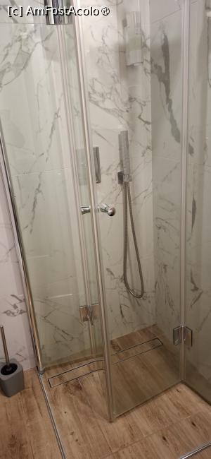 [P11] Bistrita - Hotel Bistrita 3*. Baia camerei 217. » foto by iulianic
 - 
<span class="allrVoted glyphicon glyphicon-heart hidden" id="av1542659"></span>
<a class="m-l-10 hidden" id="sv1542659" onclick="voting_Foto_DelVot(,1542659,2039)" role="button">șterge vot <span class="glyphicon glyphicon-remove"></span></a>
<a id="v91542659" class=" c-red"  onclick="voting_Foto_SetVot(1542659)" role="button"><span class="glyphicon glyphicon-heart-empty"></span> <b>LIKE</b> = Votează poza</a> <img class="hidden"  id="f1542659W9" src="/imagini/loader.gif" border="0" /><span class="AjErrMes hidden" id="e1542659ErM"></span>