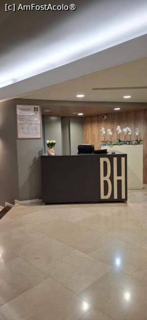 [P03] Bistrita - Hotel Bistrita 3*. Receptia. » foto by iulianic
 - 
<span class="allrVoted glyphicon glyphicon-heart hidden" id="av1542651"></span>
<a class="m-l-10 hidden" id="sv1542651" onclick="voting_Foto_DelVot(,1542651,2039)" role="button">șterge vot <span class="glyphicon glyphicon-remove"></span></a>
<a id="v91542651" class=" c-red"  onclick="voting_Foto_SetVot(1542651)" role="button"><span class="glyphicon glyphicon-heart-empty"></span> <b>LIKE</b> = Votează poza</a> <img class="hidden"  id="f1542651W9" src="/imagini/loader.gif" border="0" /><span class="AjErrMes hidden" id="e1542651ErM"></span>