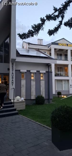 [P04] Bistrita - Hotel Bistrita 3*. Intrarea la restaurant. » foto by iulianic
 - 
<span class="allrVoted glyphicon glyphicon-heart hidden" id="av1542652"></span>
<a class="m-l-10 hidden" id="sv1542652" onclick="voting_Foto_DelVot(,1542652,2039)" role="button">șterge vot <span class="glyphicon glyphicon-remove"></span></a>
<a id="v91542652" class=" c-red"  onclick="voting_Foto_SetVot(1542652)" role="button"><span class="glyphicon glyphicon-heart-empty"></span> <b>LIKE</b> = Votează poza</a> <img class="hidden"  id="f1542652W9" src="/imagini/loader.gif" border="0" /><span class="AjErrMes hidden" id="e1542652ErM"></span>