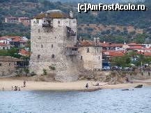 [P09] Vechiul turn din Ouranoupoli, portul in care acosteaza vaporul in excursia pe langa Muntele Athos. La muntele Athos se poate pleca in croaziera din Agios Nikolaos, situat la cativa km de Vourvourou. » foto by diionesc
 - 
<span class="allrVoted glyphicon glyphicon-heart hidden" id="av37684"></span>
<a class="m-l-10 hidden" id="sv37684" onclick="voting_Foto_DelVot(,37684,4362)" role="button">șterge vot <span class="glyphicon glyphicon-remove"></span></a>
<a id="v937684" class=" c-red"  onclick="voting_Foto_SetVot(37684)" role="button"><span class="glyphicon glyphicon-heart-empty"></span> <b>LIKE</b> = Votează poza</a> <img class="hidden"  id="f37684W9" src="/imagini/loader.gif" border="0" /><span class="AjErrMes hidden" id="e37684ErM"></span>