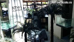 P05 [JUN-2015] Botanik Exclusive Resort - cascadă și palmieri în interiorul hotelului