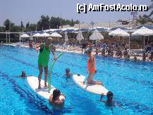 [P02] Jocuri in piscina » foto by gabitzutgv
 - 
<span class="allrVoted glyphicon glyphicon-heart hidden" id="av336036"></span>
<a class="m-l-10 hidden" id="sv336036" onclick="voting_Foto_DelVot(,336036,18)" role="button">șterge vot <span class="glyphicon glyphicon-remove"></span></a>
<a id="v9336036" class=" c-red"  onclick="voting_Foto_SetVot(336036)" role="button"><span class="glyphicon glyphicon-heart-empty"></span> <b>LIKE</b> = Votează poza</a> <img class="hidden"  id="f336036W9" src="/imagini/loader.gif" border="0" /><span class="AjErrMes hidden" id="e336036ErM"></span>