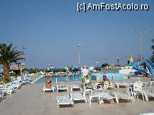[P26] piscina cu multe sezlonguri libere » foto by nicole33
 - 
<span class="allrVoted glyphicon glyphicon-heart hidden" id="av192304"></span>
<a class="m-l-10 hidden" id="sv192304" onclick="voting_Foto_DelVot(,192304,211)" role="button">șterge vot <span class="glyphicon glyphicon-remove"></span></a>
<a id="v9192304" class=" c-red"  onclick="voting_Foto_SetVot(192304)" role="button"><span class="glyphicon glyphicon-heart-empty"></span> <b>LIKE</b> = Votează poza</a> <img class="hidden"  id="f192304W9" src="/imagini/loader.gif" border="0" /><span class="AjErrMes hidden" id="e192304ErM"></span>