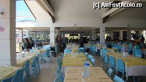 P51 [JUN-2012] Sala de mese pregatita sa primeasca turistii pentru servirea pranzului