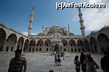 [P42] Moscheea Albastra - absolut impresionanta. i se spune asa din cauza culorii care predomina in interior. e singura moschee din Istanbul cu 6 minarete. a fost construita ca o replica mareata la Catedrala Sf Sofia, transformata in moschee dupa 1453 cand turcii au cucerit Bizantul. » foto by lv67x
 - 
<span class="allrVoted glyphicon glyphicon-heart hidden" id="av90237"></span>
<a class="m-l-10 hidden" id="sv90237" onclick="voting_Foto_DelVot(,90237,219)" role="button">șterge vot <span class="glyphicon glyphicon-remove"></span></a>
<a id="v990237" class=" c-red"  onclick="voting_Foto_SetVot(90237)" role="button"><span class="glyphicon glyphicon-heart-empty"></span> <b>LIKE</b> = Votează poza</a> <img class="hidden"  id="f90237W9" src="/imagini/loader.gif" border="0" /><span class="AjErrMes hidden" id="e90237ErM"></span>