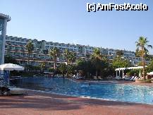 [P01] hotelul si piscina principala » foto by eugcof
 - 
<span class="allrVoted glyphicon glyphicon-heart hidden" id="av336252"></span>
<a class="m-l-10 hidden" id="sv336252" onclick="voting_Foto_DelVot(,336252,309)" role="button">șterge vot <span class="glyphicon glyphicon-remove"></span></a>
<a id="v9336252" class=" c-red"  onclick="voting_Foto_SetVot(336252)" role="button"><span class="glyphicon glyphicon-heart-empty"></span> <b>LIKE</b> = Votează poza</a> <img class="hidden"  id="f336252W9" src="/imagini/loader.gif" border="0" /><span class="AjErrMes hidden" id="e336252ErM"></span>