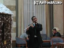 P32 [DEC-2010] Cantaret la flaut in lobby