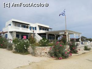 [P04] Un hotel cu tavernă în Antiparos, aproape de plaja Ag. Theologos » foto by crismis
 - 
<span class="allrVoted glyphicon glyphicon-heart hidden" id="av1016180"></span>
<a class="m-l-10 hidden" id="sv1016180" onclick="voting_Foto_DelVot(,1016180,455)" role="button">șterge vot <span class="glyphicon glyphicon-remove"></span></a>
<a id="v91016180" class=" c-red"  onclick="voting_Foto_SetVot(1016180)" role="button"><span class="glyphicon glyphicon-heart-empty"></span> <b>LIKE</b> = Votează poza</a> <img class="hidden"  id="f1016180W9" src="/imagini/loader.gif" border="0" /><span class="AjErrMes hidden" id="e1016180ErM"></span>