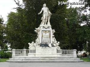 [P15] Monumentul lui Mozart (Mozart Denkmal) în Burggarten » foto by stellinna
 - 
<span class="allrVoted glyphicon glyphicon-heart hidden" id="av678070"></span>
<a class="m-l-10 hidden" id="sv678070" onclick="voting_Foto_DelVot(,678070,461)" role="button">șterge vot <span class="glyphicon glyphicon-remove"></span></a>
<a id="v9678070" class=" c-red"  onclick="voting_Foto_SetVot(678070)" role="button"><span class="glyphicon glyphicon-heart-empty"></span> <b>LIKE</b> = Votează poza</a> <img class="hidden"  id="f678070W9" src="/imagini/loader.gif" border="0" /><span class="AjErrMes hidden" id="e678070ErM"></span>