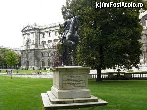 [P17] Burggarten este decorata cu statuia imparatului Franz Josef si statuia lui Mozart.  » foto by stellinna
 - 
<span class="allrVoted glyphicon glyphicon-heart hidden" id="av678080"></span>
<a class="m-l-10 hidden" id="sv678080" onclick="voting_Foto_DelVot(,678080,461)" role="button">șterge vot <span class="glyphicon glyphicon-remove"></span></a>
<a id="v9678080" class=" c-red"  onclick="voting_Foto_SetVot(678080)" role="button"><span class="glyphicon glyphicon-heart-empty"></span> <b>LIKE</b> = Votează poza</a> <img class="hidden"  id="f678080W9" src="/imagini/loader.gif" border="0" /><span class="AjErrMes hidden" id="e678080ErM"></span>