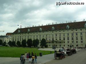 [P34] Hofburg Viena » foto by stellinna
 - 
<span class="allrVoted glyphicon glyphicon-heart hidden" id="av678113"></span>
<a class="m-l-10 hidden" id="sv678113" onclick="voting_Foto_DelVot(,678113,461)" role="button">șterge vot <span class="glyphicon glyphicon-remove"></span></a>
<a id="v9678113" class=" c-red"  onclick="voting_Foto_SetVot(678113)" role="button"><span class="glyphicon glyphicon-heart-empty"></span> <b>LIKE</b> = Votează poza</a> <img class="hidden"  id="f678113W9" src="/imagini/loader.gif" border="0" /><span class="AjErrMes hidden" id="e678113ErM"></span>