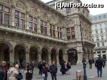 [P13] Cladirea Operei de Stat a fost construita intre 1863 si 1869, fiind unul dintre primele monumente ale celebrului Bulevard Ring din Viena. Opera de Stat din Viena, una din cele mai prestigioase ale lumii, a fost condusa timp de 19 ani de romanul Ioan Holender, fiind cel mai longeviv director » foto by mirelaviolet
 - 
<span class="allrVoted glyphicon glyphicon-heart hidden" id="av170070"></span>
<a class="m-l-10 hidden" id="sv170070" onclick="voting_Foto_DelVot(,170070,461)" role="button">șterge vot <span class="glyphicon glyphicon-remove"></span></a>
<a id="v9170070" class=" c-red"  onclick="voting_Foto_SetVot(170070)" role="button"><span class="glyphicon glyphicon-heart-empty"></span> <b>LIKE</b> = Votează poza</a> <img class="hidden"  id="f170070W9" src="/imagini/loader.gif" border="0" /><span class="AjErrMes hidden" id="e170070ErM"></span>