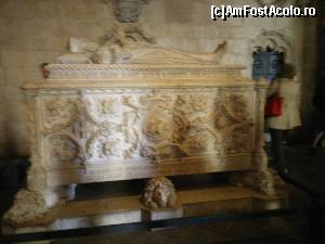 [P13] Mormantul lui Vasco da Gama, Manastirea Jeronimos » foto by Gina D
 - 
<span class="allrVoted glyphicon glyphicon-heart hidden" id="av685908"></span>
<a class="m-l-10 hidden" id="sv685908" onclick="voting_Foto_DelVot(,685908,516)" role="button">șterge vot <span class="glyphicon glyphicon-remove"></span></a>
<a id="v9685908" class=" c-red"  onclick="voting_Foto_SetVot(685908)" role="button"><span class="glyphicon glyphicon-heart-empty"></span> <b>LIKE</b> = Votează poza</a> <img class="hidden"  id="f685908W9" src="/imagini/loader.gif" border="0" /><span class="AjErrMes hidden" id="e685908ErM"></span>