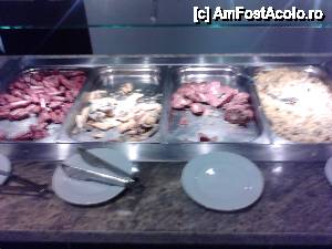 [P03] imi cer scuze pt calitatea fotografiilor. Aici avem carnati, pangasius, rulada din tocatura si orez. Mancati daca aveti ce ! » foto by almir
 - 
<span class="allrVoted glyphicon glyphicon-heart hidden" id="av431318"></span>
<a class="m-l-10 hidden" id="sv431318" onclick="voting_Foto_DelVot(,431318,621)" role="button">șterge vot <span class="glyphicon glyphicon-remove"></span></a>
<a id="v9431318" class=" c-red"  onclick="voting_Foto_SetVot(431318)" role="button"><span class="glyphicon glyphicon-heart-empty"></span> <b>LIKE</b> = Votează poza</a> <img class="hidden"  id="f431318W9" src="/imagini/loader.gif" border="0" /><span class="AjErrMes hidden" id="e431318ErM"></span>