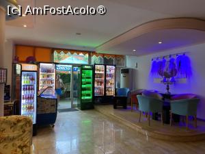 [P13] Hotel Majestic Mamaia - prin lobby » foto by nicole33
 - 
<span class="allrVoted glyphicon glyphicon-heart hidden" id="av1511808"></span>
<a class="m-l-10 hidden" id="sv1511808" onclick="voting_Foto_DelVot(,1511808,782)" role="button">șterge vot <span class="glyphicon glyphicon-remove"></span></a>
<a id="v91511808" class=" c-red"  onclick="voting_Foto_SetVot(1511808)" role="button"><span class="glyphicon glyphicon-heart-empty"></span> <b>LIKE</b> = Votează poza</a> <img class="hidden"  id="f1511808W9" src="/imagini/loader.gif" border="0" /><span class="AjErrMes hidden" id="e1511808ErM"></span>