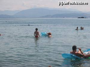 P07 [JUL-2007] Marea la plaja din Dassia, cu fata spre Grecia continentala. Pe mal este Igoumenitza. 