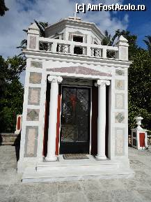 [P45] Un frumos monument, ca un mausoleu. » foto by maryka
 - 
<span class="allrVoted glyphicon glyphicon-heart hidden" id="av323637"></span>
<a class="m-l-10 hidden" id="sv323637" onclick="voting_Foto_DelVot(,323637,1121)" role="button">șterge vot <span class="glyphicon glyphicon-remove"></span></a>
<a id="v9323637" class=" c-red"  onclick="voting_Foto_SetVot(323637)" role="button"><span class="glyphicon glyphicon-heart-empty"></span> <b>LIKE</b> = Votează poza</a> <img class="hidden"  id="f323637W9" src="/imagini/loader.gif" border="0" /><span class="AjErrMes hidden" id="e323637ErM"></span>