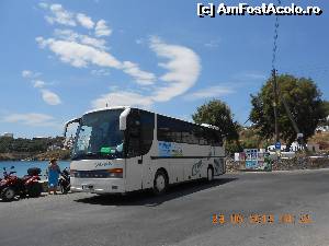 [P10] autobuzul cu care făceam „naveta” în Mykonos.  » foto by Rodel
 - 
<span class="allrVoted glyphicon glyphicon-heart hidden" id="av648016"></span>
<a class="m-l-10 hidden" id="sv648016" onclick="voting_Foto_DelVot(,648016,1176)" role="button">șterge vot <span class="glyphicon glyphicon-remove"></span></a>
<a id="v9648016" class=" c-red"  onclick="voting_Foto_SetVot(648016)" role="button"><span class="glyphicon glyphicon-heart-empty"></span> <b>LIKE</b> = Votează poza</a> <img class="hidden"  id="f648016W9" src="/imagini/loader.gif" border="0" /><span class="AjErrMes hidden" id="e648016ErM"></span>