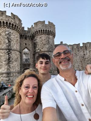 [P30] si am ajuns in Rodos Town! » foto by ioana74
 - 
<span class="allrVoted glyphicon glyphicon-heart hidden" id="av1541055"></span>
<a class="m-l-10 hidden" id="sv1541055" onclick="voting_Foto_DelVot(,1541055,1227)" role="button">șterge vot <span class="glyphicon glyphicon-remove"></span></a>
<a id="v91541055" class=" c-red"  onclick="voting_Foto_SetVot(1541055)" role="button"><span class="glyphicon glyphicon-heart-empty"></span> <b>LIKE</b> = Votează poza</a> <img class="hidden"  id="f1541055W9" src="/imagini/loader.gif" border="0" /><span class="AjErrMes hidden" id="e1541055ErM"></span>