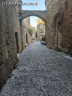 [P57] Rodos Town » foto by ioana74
 - 
<span class="allrVoted glyphicon glyphicon-heart hidden" id="av1541082"></span>
<a class="m-l-10 hidden" id="sv1541082" onclick="voting_Foto_DelVot(,1541082,1227)" role="button">șterge vot <span class="glyphicon glyphicon-remove"></span></a>
<a id="v91541082" class=" c-red"  onclick="voting_Foto_SetVot(1541082)" role="button"><span class="glyphicon glyphicon-heart-empty"></span> <b>LIKE</b> = Votează poza</a> <img class="hidden"  id="f1541082W9" src="/imagini/loader.gif" border="0" /><span class="AjErrMes hidden" id="e1541082ErM"></span>