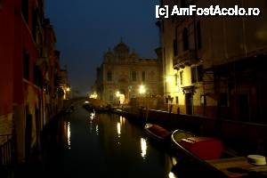 [P22] Doar Veneţia, clipocitul apei şi jocurile de lumini şi umbre.  » foto by ariciu*
 - 
<span class="allrVoted glyphicon glyphicon-heart hidden" id="av452293"></span>
<a class="m-l-10 hidden" id="sv452293" onclick="voting_Foto_DelVot(,452293,1229)" role="button">șterge vot <span class="glyphicon glyphicon-remove"></span></a>
<a id="v9452293" class=" c-red"  onclick="voting_Foto_SetVot(452293)" role="button"><span class="glyphicon glyphicon-heart-empty"></span> <b>LIKE</b> = Votează poza</a> <img class="hidden"  id="f452293W9" src="/imagini/loader.gif" border="0" /><span class="AjErrMes hidden" id="e452293ErM"></span>