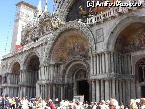 [P05] Basilica San Marco » foto by Yersinia Pestis
 - 
<span class="allrVoted glyphicon glyphicon-heart hidden" id="av562362"></span>
<a class="m-l-10 hidden" id="sv562362" onclick="voting_Foto_DelVot(,562362,1229)" role="button">șterge vot <span class="glyphicon glyphicon-remove"></span></a>
<a id="v9562362" class=" c-red"  onclick="voting_Foto_SetVot(562362)" role="button"><span class="glyphicon glyphicon-heart-empty"></span> <b>LIKE</b> = Votează poza</a> <img class="hidden"  id="f562362W9" src="/imagini/loader.gif" border="0" /><span class="AjErrMes hidden" id="e562362ErM"></span>