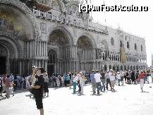 [P45] Cele două portaluri laterale din dreapta intrării în Catedrala San Marco » foto by Costi
 - 
<span class="allrVoted glyphicon glyphicon-heart hidden" id="av46273"></span>
<a class="m-l-10 hidden" id="sv46273" onclick="voting_Foto_DelVot(,46273,1229)" role="button">șterge vot <span class="glyphicon glyphicon-remove"></span></a>
<a id="v946273" class=" c-red"  onclick="voting_Foto_SetVot(46273)" role="button"><span class="glyphicon glyphicon-heart-empty"></span> <b>LIKE</b> = Votează poza</a> <img class="hidden"  id="f46273W9" src="/imagini/loader.gif" border="0" /><span class="AjErrMes hidden" id="e46273ErM"></span>