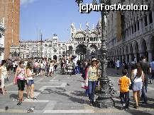 [P06] Piazzetta San Marco. În fundal, Basilica di San Marco şi Torre dell'Orologio » foto by Costi
 - 
<span class="allrVoted glyphicon glyphicon-heart hidden" id="av45970"></span>
<a class="m-l-10 hidden" id="sv45970" onclick="voting_Foto_DelVot(,45970,1229)" role="button">șterge vot <span class="glyphicon glyphicon-remove"></span></a>
<a id="v945970" class=" c-red"  onclick="voting_Foto_SetVot(45970)" role="button"><span class="glyphicon glyphicon-heart-empty"></span> <b>LIKE</b> = Votează poza</a> <img class="hidden"  id="f45970W9" src="/imagini/loader.gif" border="0" /><span class="AjErrMes hidden" id="e45970ErM"></span>