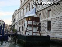 [P53] Veneția, Canal Grande : Palazzo Grassi cu unul din standurile sale promoționale » foto by mariana.olaru
 - 
<span class="allrVoted glyphicon glyphicon-heart hidden" id="av185599"></span>
<a class="m-l-10 hidden" id="sv185599" onclick="voting_Foto_DelVot(,185599,1229)" role="button">șterge vot <span class="glyphicon glyphicon-remove"></span></a>
<a id="v9185599" class=" c-red"  onclick="voting_Foto_SetVot(185599)" role="button"><span class="glyphicon glyphicon-heart-empty"></span> <b>LIKE</b> = Votează poza</a> <img class="hidden"  id="f185599W9" src="/imagini/loader.gif" border="0" /><span class="AjErrMes hidden" id="e185599ErM"></span>