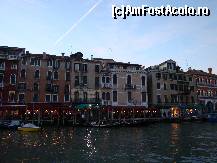 [P81] Terase și restaurante îmbietoare pe marginea Canal Grande din Veneția » foto by mariana.olaru
 - 
<span class="allrVoted glyphicon glyphicon-heart hidden" id="av185640"></span>
<a class="m-l-10 hidden" id="sv185640" onclick="voting_Foto_DelVot(,185640,1229)" role="button">șterge vot <span class="glyphicon glyphicon-remove"></span></a>
<a id="v9185640" class=" c-red"  onclick="voting_Foto_SetVot(185640)" role="button"><span class="glyphicon glyphicon-heart-empty"></span> <b>LIKE</b> = Votează poza</a> <img class="hidden"  id="f185640W9" src="/imagini/loader.gif" border="0" /><span class="AjErrMes hidden" id="e185640ErM"></span>