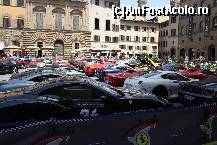 [P13] O traditionala intalnire internationala si raliu Ferrari are loc periodic la Firenze, aici e doar o parte a masinilor participante, din toata lumea, parcate in toata Piazza del Palazzo Vecchio » foto by timis
 - 
<span class="allrVoted glyphicon glyphicon-heart hidden" id="av410301"></span>
<a class="m-l-10 hidden" id="sv410301" onclick="voting_Foto_DelVot(,410301,1230)" role="button">șterge vot <span class="glyphicon glyphicon-remove"></span></a>
<a id="v9410301" class=" c-red"  onclick="voting_Foto_SetVot(410301)" role="button"><span class="glyphicon glyphicon-heart-empty"></span> <b>LIKE</b> = Votează poza</a> <img class="hidden"  id="f410301W9" src="/imagini/loader.gif" border="0" /><span class="AjErrMes hidden" id="e410301ErM"></span>