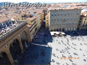 [P32] Vedere din Turnul cu Ceas din Palazzo Vecchio. Stânga terasa Galeriilor Uffizi și Piazza Signoria.  » foto by Aurici
 - 
<span class="allrVoted glyphicon glyphicon-heart hidden" id="av1087559"></span>
<a class="m-l-10 hidden" id="sv1087559" onclick="voting_Foto_DelVot(,1087559,1230)" role="button">șterge vot <span class="glyphicon glyphicon-remove"></span></a>
<a id="v91087559" class=" c-red"  onclick="voting_Foto_SetVot(1087559)" role="button"><span class="glyphicon glyphicon-heart-empty"></span> <b>LIKE</b> = Votează poza</a> <img class="hidden"  id="f1087559W9" src="/imagini/loader.gif" border="0" /><span class="AjErrMes hidden" id="e1087559ErM"></span>