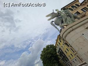 [P23] Statuia înaripată a Victoriei pe Ponte della Vittoria » foto by Carmen Ion
 - 
<span class="allrVoted glyphicon glyphicon-heart hidden" id="av1547928"></span>
<a class="m-l-10 hidden" id="sv1547928" onclick="voting_Foto_DelVot(,1547928,1233)" role="button">șterge vot <span class="glyphicon glyphicon-remove"></span></a>
<a id="v91547928" class=" c-red"  onclick="voting_Foto_SetVot(1547928)" role="button"><span class="glyphicon glyphicon-heart-empty"></span> <b>LIKE</b> = Votează poza</a> <img class="hidden"  id="f1547928W9" src="/imagini/loader.gif" border="0" /><span class="AjErrMes hidden" id="e1547928ErM"></span>