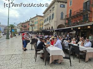 [P06] După-amiaza pe Liston în Piazza Bra » foto by Carmen Ion
 - 
<span class="allrVoted glyphicon glyphicon-heart hidden" id="av1547911"></span>
<a class="m-l-10 hidden" id="sv1547911" onclick="voting_Foto_DelVot(,1547911,1233)" role="button">șterge vot <span class="glyphicon glyphicon-remove"></span></a>
<a id="v91547911" class=" c-red"  onclick="voting_Foto_SetVot(1547911)" role="button"><span class="glyphicon glyphicon-heart-empty"></span> <b>LIKE</b> = Votează poza</a> <img class="hidden"  id="f1547911W9" src="/imagini/loader.gif" border="0" /><span class="AjErrMes hidden" id="e1547911ErM"></span>