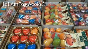 [P38] Szentendre, magazinul de martipan » foto by Yolanda
 - 
<span class="allrVoted glyphicon glyphicon-heart hidden" id="av1511993"></span>
<a class="m-l-10 hidden" id="sv1511993" onclick="voting_Foto_DelVot(,1511993,1275)" role="button">șterge vot <span class="glyphicon glyphicon-remove"></span></a>
<a id="v91511993" class=" c-red"  onclick="voting_Foto_SetVot(1511993)" role="button"><span class="glyphicon glyphicon-heart-empty"></span> <b>LIKE</b> = Votează poza</a> <img class="hidden"  id="f1511993W9" src="/imagini/loader.gif" border="0" /><span class="AjErrMes hidden" id="e1511993ErM"></span>