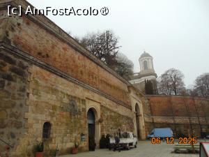 [P48] Esztergom, intrarea in librarie » foto by Yolanda
 - 
<span class="allrVoted glyphicon glyphicon-heart hidden" id="av1512003"></span>
<a class="m-l-10 hidden" id="sv1512003" onclick="voting_Foto_DelVot(,1512003,1275)" role="button">șterge vot <span class="glyphicon glyphicon-remove"></span></a>
<a id="v91512003" class=" c-red"  onclick="voting_Foto_SetVot(1512003)" role="button"><span class="glyphicon glyphicon-heart-empty"></span> <b>LIKE</b> = Votează poza</a> <img class="hidden"  id="f1512003W9" src="/imagini/loader.gif" border="0" /><span class="AjErrMes hidden" id="e1512003ErM"></span>