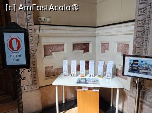 [P09] Ghiduri printate în diverse limbi de circulație internațională la intrare în Bazilica Sfântul Ștefan. » foto by tata123 🔱
 - 
<span class="allrVoted glyphicon glyphicon-heart hidden" id="av1540464"></span>
<a class="m-l-10 hidden" id="sv1540464" onclick="voting_Foto_DelVot(,1540464,1275)" role="button">șterge vot <span class="glyphicon glyphicon-remove"></span></a>
<a id="v91540464" class=" c-red"  onclick="voting_Foto_SetVot(1540464)" role="button"><span class="glyphicon glyphicon-heart-empty"></span> <b>LIKE</b> = Votează poza</a> <img class="hidden"  id="f1540464W9" src="/imagini/loader.gif" border="0" /><span class="AjErrMes hidden" id="e1540464ErM"></span>