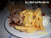 [P10] Eu voiam gyrosul ala ca kebabul, si mereu ma convingeau sa-l iau la farfurie :) (sau ma lasam eu convinsa? ...) » foto by alinaro
 - 
<span class="allrVoted glyphicon glyphicon-heart hidden" id="av286977"></span>
<a class="m-l-10 hidden" id="sv286977" onclick="voting_Foto_DelVot(,286977,1428)" role="button">șterge vot <span class="glyphicon glyphicon-remove"></span></a>
<a id="v9286977" class=" c-red"  onclick="voting_Foto_SetVot(286977)" role="button"><span class="glyphicon glyphicon-heart-empty"></span> <b>LIKE</b> = Votează poza</a> <img class="hidden"  id="f286977W9" src="/imagini/loader.gif" border="0" /><span class="AjErrMes hidden" id="e286977ErM"></span>