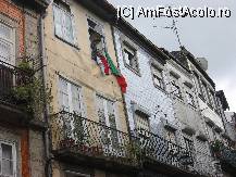 [P04] Se aplica si aici principiul 'capra moare de raie, dar coada tot sus...' Patriotul adevarat atarna steagul Portugaliei langa rufele intinse la uscat . Nu mai comentez fatada casei... » foto by ghidioneanu
 - 
<span class="allrVoted glyphicon glyphicon-heart hidden" id="av10028"></span>
<a class="m-l-10 hidden" id="sv10028" onclick="voting_Foto_DelVot(,10028,1546)" role="button">șterge vot <span class="glyphicon glyphicon-remove"></span></a>
<a id="v910028" class=" c-red"  onclick="voting_Foto_SetVot(10028)" role="button"><span class="glyphicon glyphicon-heart-empty"></span> <b>LIKE</b> = Votează poza</a> <img class="hidden"  id="f10028W9" src="/imagini/loader.gif" border="0" /><span class="AjErrMes hidden" id="e10028ErM"></span>