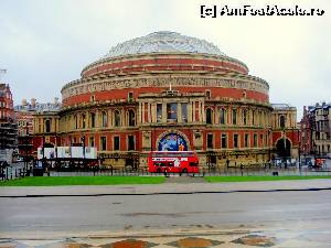 [P40] Royal Albert Hall » foto by Rusalka
 - 
<span class="allrVoted glyphicon glyphicon-heart hidden" id="av546886"></span>
<a class="m-l-10 hidden" id="sv546886" onclick="voting_Foto_DelVot(,546886,1570)" role="button">șterge vot <span class="glyphicon glyphicon-remove"></span></a>
<a id="v9546886" class=" c-red"  onclick="voting_Foto_SetVot(546886)" role="button"><span class="glyphicon glyphicon-heart-empty"></span> <b>LIKE</b> = Votează poza</a> <img class="hidden"  id="f546886W9" src="/imagini/loader.gif" border="0" /><span class="AjErrMes hidden" id="e546886ErM"></span>