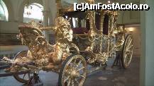 [P156] The Gold State Coach, The Royal Mews » foto by TraianS
 - 
<span class="allrVoted glyphicon glyphicon-heart hidden" id="av231639"></span>
<a class="m-l-10 hidden" id="sv231639" onclick="voting_Foto_DelVot(,231639,1570)" role="button">șterge vot <span class="glyphicon glyphicon-remove"></span></a>
<a id="v9231639" class=" c-red"  onclick="voting_Foto_SetVot(231639)" role="button"><span class="glyphicon glyphicon-heart-empty"></span> <b>LIKE</b> = Votează poza</a> <img class="hidden"  id="f231639W9" src="/imagini/loader.gif" border="0" /><span class="AjErrMes hidden" id="e231639ErM"></span>