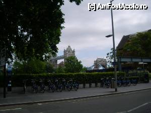 [P13] O statie cu biciclete de inchiriat aproape de Tower Bridge » foto by corinka
 - 
<span class="allrVoted glyphicon glyphicon-heart hidden" id="av457542"></span>
<a class="m-l-10 hidden" id="sv457542" onclick="voting_Foto_DelVot(,457542,1570)" role="button">șterge vot <span class="glyphicon glyphicon-remove"></span></a>
<a id="v9457542" class=" c-red"  onclick="voting_Foto_SetVot(457542)" role="button"><span class="glyphicon glyphicon-heart-empty"></span> <b>LIKE</b> = Votează poza</a> <img class="hidden"  id="f457542W9" src="/imagini/loader.gif" border="0" /><span class="AjErrMes hidden" id="e457542ErM"></span>