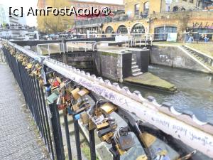 [P14] Camden_podul cu iubiri incuiate » foto by mihaelab
 - 
<span class="allrVoted glyphicon glyphicon-heart hidden" id="av1522713"></span>
<a class="m-l-10 hidden" id="sv1522713" onclick="voting_Foto_DelVot(,1522713,1570)" role="button">șterge vot <span class="glyphicon glyphicon-remove"></span></a>
<a id="v91522713" class=" c-red"  onclick="voting_Foto_SetVot(1522713)" role="button"><span class="glyphicon glyphicon-heart-empty"></span> <b>LIKE</b> = Votează poza</a> <img class="hidden"  id="f1522713W9" src="/imagini/loader.gif" border="0" /><span class="AjErrMes hidden" id="e1522713ErM"></span>