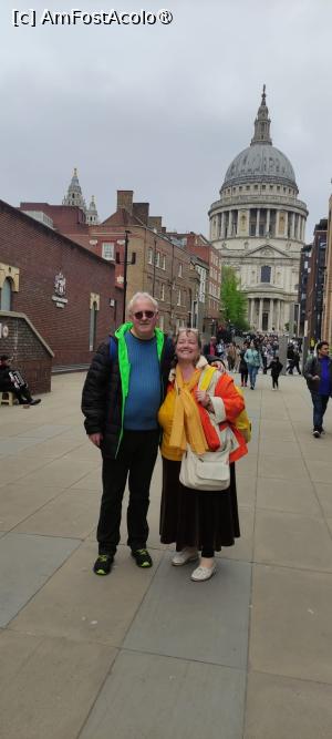 [P25] fericiti...la Londra » foto by mihaelab
 - 
<span class="allrVoted glyphicon glyphicon-heart hidden" id="av1522724"></span>
<a class="m-l-10 hidden" id="sv1522724" onclick="voting_Foto_DelVot(,1522724,1570)" role="button">șterge vot <span class="glyphicon glyphicon-remove"></span></a>
<a id="v91522724" class=" c-red"  onclick="voting_Foto_SetVot(1522724)" role="button"><span class="glyphicon glyphicon-heart-empty"></span> <b>LIKE</b> = Votează poza</a> <img class="hidden"  id="f1522724W9" src="/imagini/loader.gif" border="0" /><span class="AjErrMes hidden" id="e1522724ErM"></span>