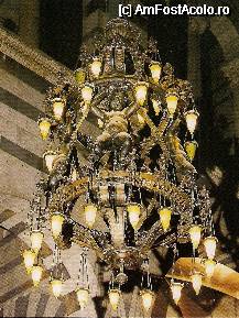 [P10] Lampadarul lui Galilei, din catedrala Santa Maria Assunta. Lampa originală se află în capela Aulla, din Camposanto » foto by Costi
 - 
<span class="allrVoted glyphicon glyphicon-heart hidden" id="av47628"></span>
<a class="m-l-10 hidden" id="sv47628" onclick="voting_Foto_DelVot(,47628,1574)" role="button">șterge vot <span class="glyphicon glyphicon-remove"></span></a>
<a id="v947628" class=" c-red"  onclick="voting_Foto_SetVot(47628)" role="button"><span class="glyphicon glyphicon-heart-empty"></span> <b>LIKE</b> = Votează poza</a> <img class="hidden"  id="f47628W9" src="/imagini/loader.gif" border="0" /><span class="AjErrMes hidden" id="e47628ErM"></span>
