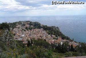 [P10] Taormina, văzută de sus » foto by Pierre
 - 
<span class="allrVoted glyphicon glyphicon-heart hidden" id="av613684"></span>
<a class="m-l-10 hidden" id="sv613684" onclick="voting_Foto_DelVot(,613684,1579)" role="button">șterge vot <span class="glyphicon glyphicon-remove"></span></a>
<a id="v9613684" class=" c-red"  onclick="voting_Foto_SetVot(613684)" role="button"><span class="glyphicon glyphicon-heart-empty"></span> <b>LIKE</b> = Votează poza</a> <img class="hidden"  id="f613684W9" src="/imagini/loader.gif" border="0" /><span class="AjErrMes hidden" id="e613684ErM"></span>