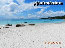 P10 [APR-2012] Anse Lazio (am citit pe net ca ar ocupa locul doi in topul celor mai frumoase plaje din lume) - Insula Praslin. Este absolut superba, recomand celor care ajung in Seychelles sa incerce sa faca o baie si aici. Privelistea e rapitoare