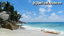 P20 [APR-2012] Vedere de pe plaja Anse Patates (Insula La Digue).