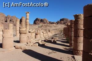 P21 [NOV-2017] Petra, Marele Templu, Șiruri de trei coloane